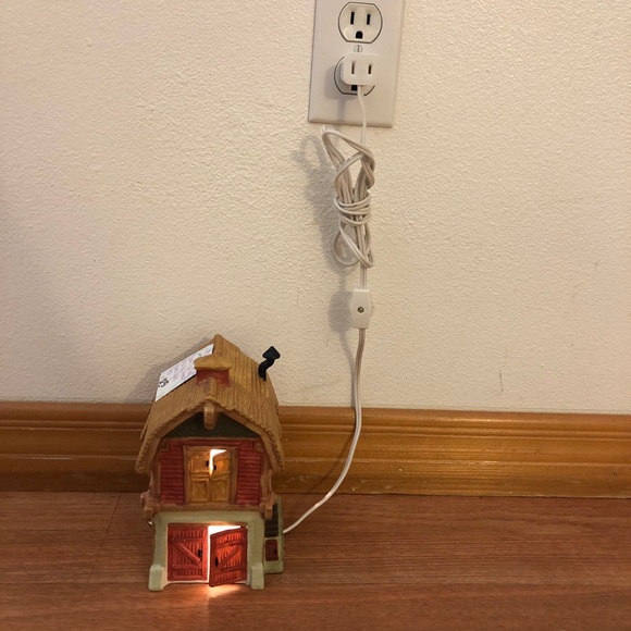 Our Town Thomas House Lighted Christmas Porcelain - Picture 15 of 15